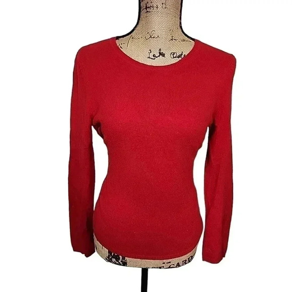 Cashmere Charter Club Luxury red sweater.  Size Medium - Picture 2 of 6